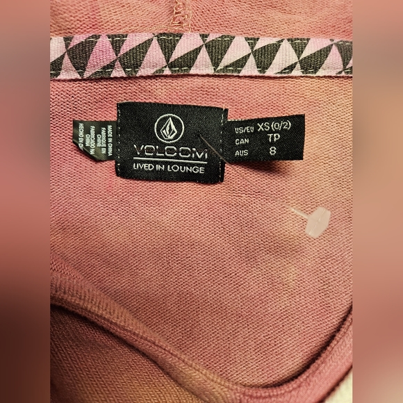 Volcom "Lived In Lounge" Cropped Hoodie  New szXS Pink Tie-Dye LtWt - Picture 5 of 6